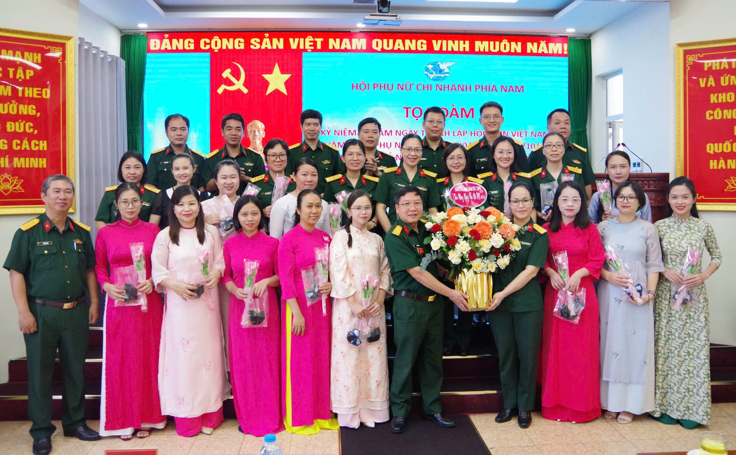 Trung tâm Nhiệt đới Việt - Nga tổ chức các hoạt động kỷ niệm Ngày Phụ nữ Việt Nam 20/10